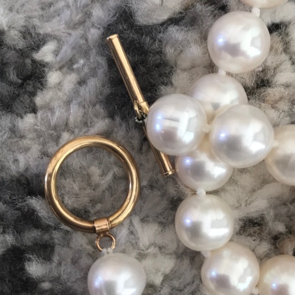 CONVERTIBLE String of Pearls - Necklace/Bracelet - Elegant & Classic Gold Clasp! - Picture 9 of 12